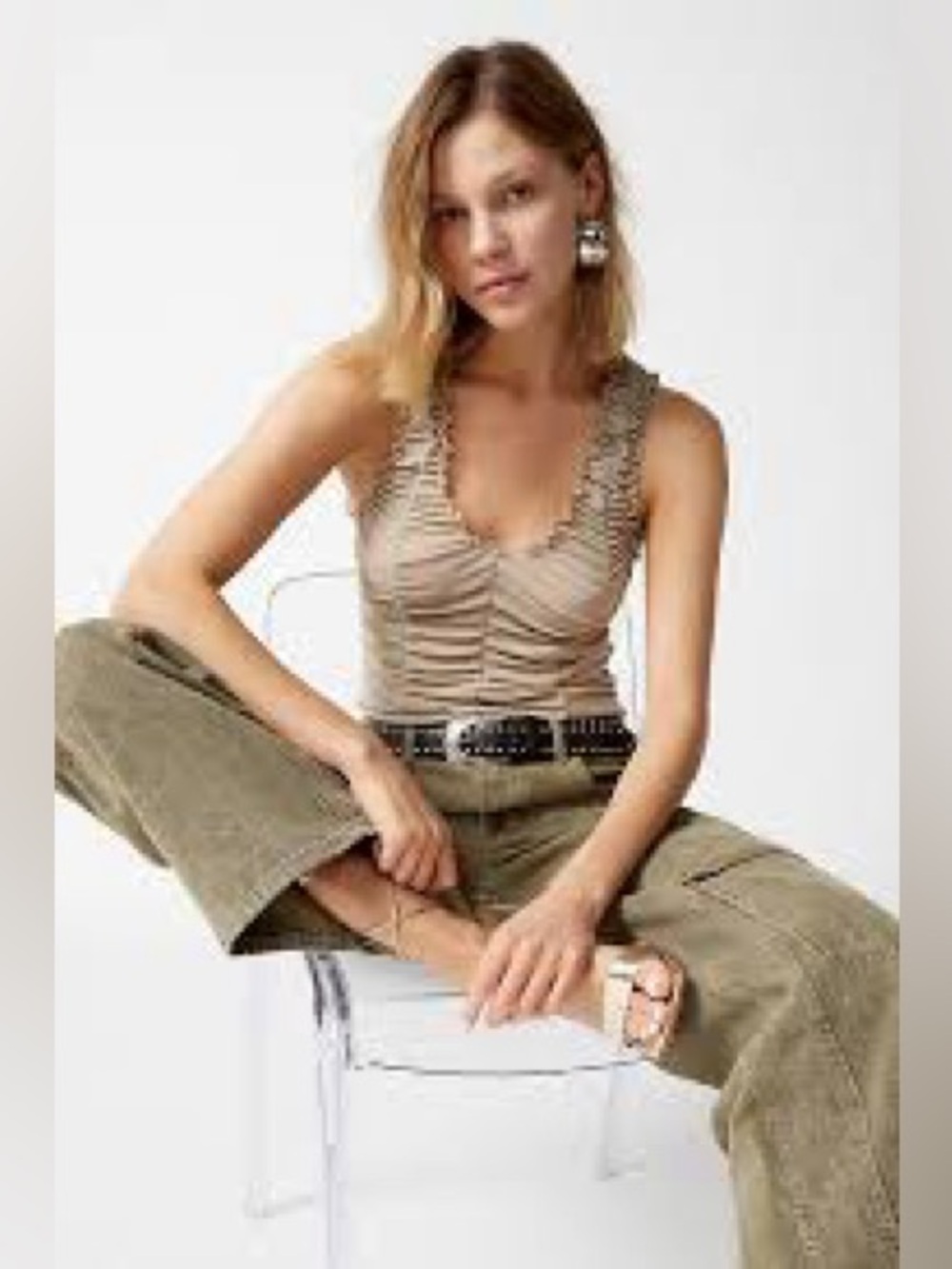 URBAN OUTFITTERS | Katy Beige/Olive Green Ruched Top in a Medium